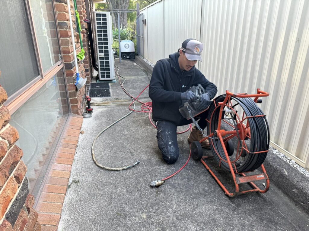 Blocked drain cleaning and maintenance service